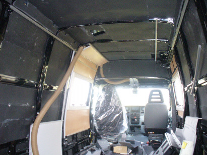 die erste Wand wird eingebaut